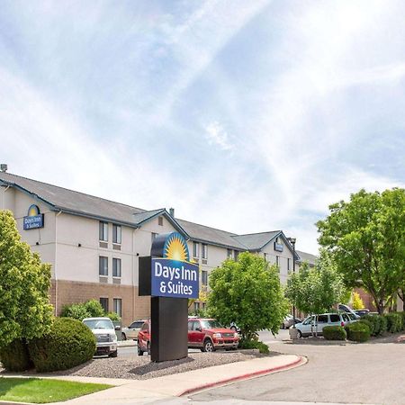 Days Inn & Suites By Wyndham Denver International Airport Exterior foto