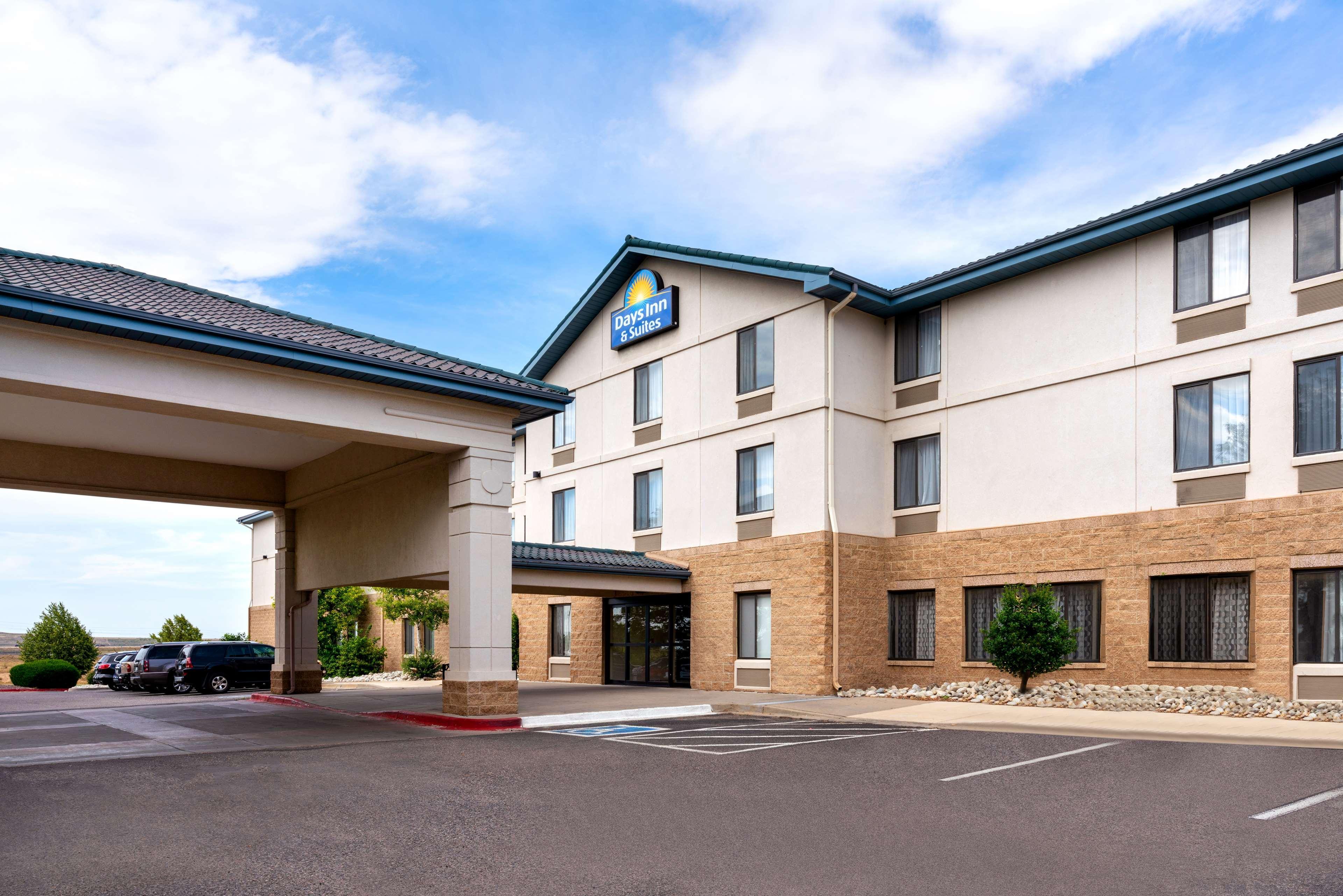 Days Inn & Suites By Wyndham Denver International Airport Exterior foto