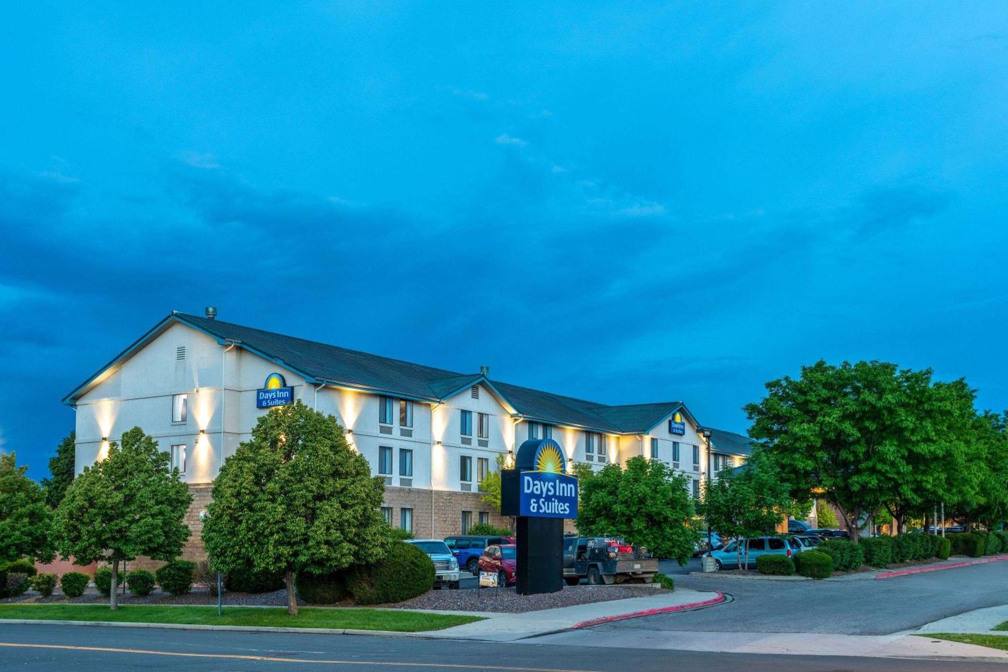 Days Inn & Suites By Wyndham Denver International Airport Exterior foto